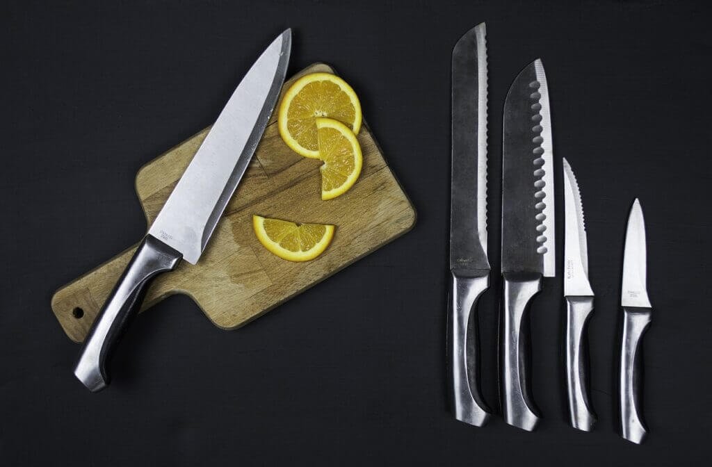 What Is The Purpose Of A Slicing Knife In The Kitchen?