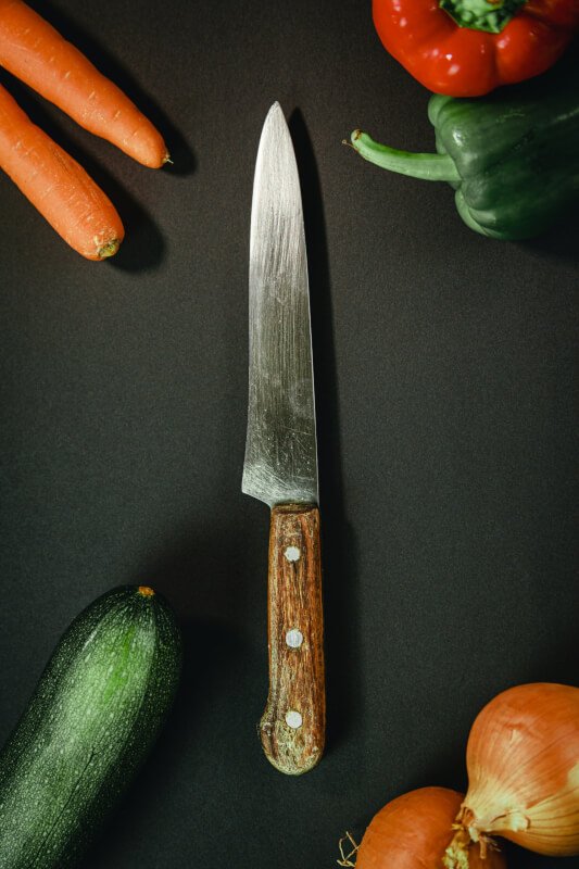the best way to hone and maintain the edge of your kitchen knife 2 scaled